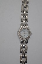 Fossil Women&#39;s Watch ES-9009 Swarovski Crystals Mother pearl dial New Battery - £13.19 GBP