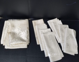 82x67 Tablecloth and 20&quot; Dinner Napkin Set Floral Beige Shiny Fabric STAINS - £13.18 GBP