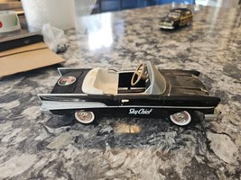 Gearbox Sky Chief 1:24 1957 Chevy Bel Air Pedal Car diecast - £13.98 GBP