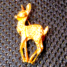 Beautiful vintage deer golden brooch - $31.09 CAD