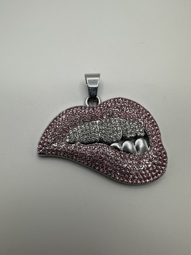 Vintage Mouth Bite Lip Rhinestone Necklace Pendant 5.2cm - £14.30 GBP