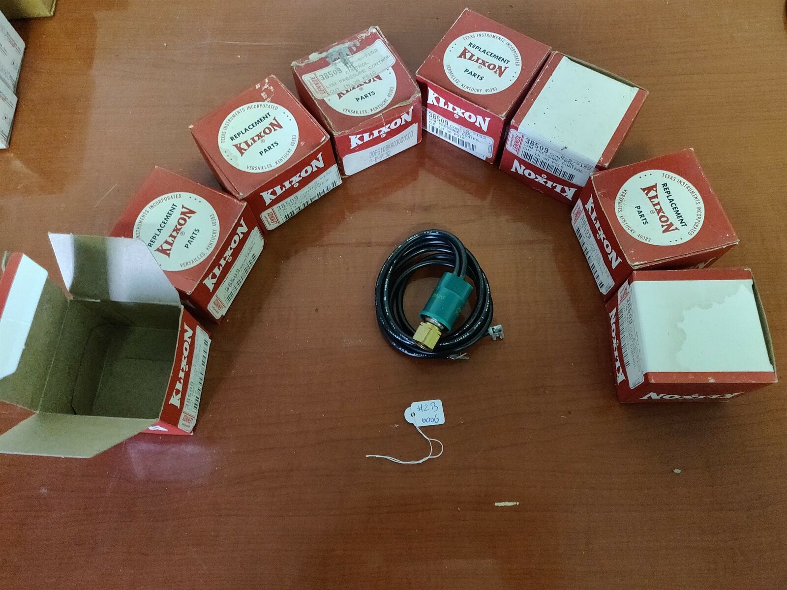 Lot of 8 Lennox Klixon 38509 P-8-9152 Low Pressure Control *NEW* - $78.37