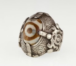 Silver Afghan Hand-Chased Plaque Ring with Bullseye Agate Size 5.5 - £1,366.27 GBP