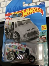  2020 Hot Wheels Cool One #38/250 [White] Lite Crease On Card - Van OK - £4.44 GBP