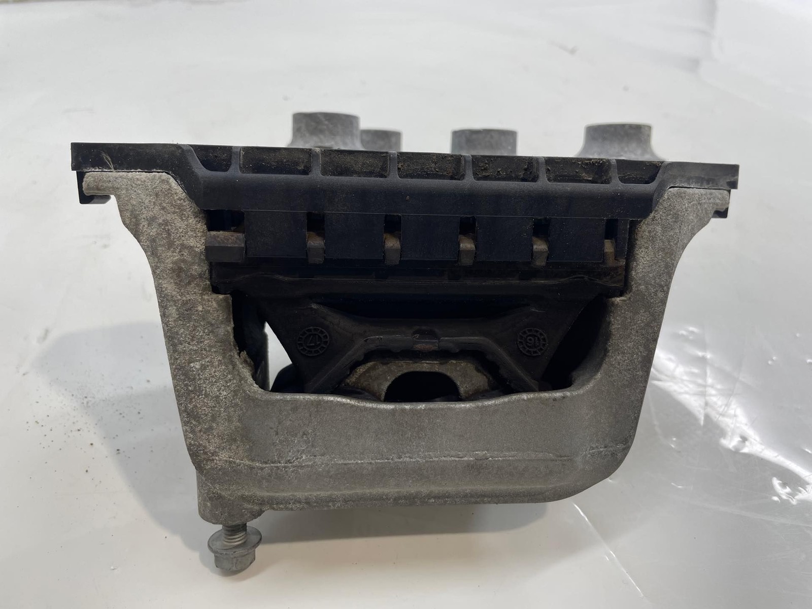 2021 Chevy Traverse LT 3.6L LH Driver Transmission Frame Mount 84382026 OEM Item image 6
