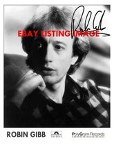 ROBIN GIBB SIGNED AUTOGRAPH 8x10 RP STUDIO PROMO PUBLICITY PHOTO BEE GEES - £15.97 GBP