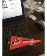 Mini Pennant Carolina Hurricanes - $70.10 MXN