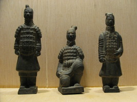 Terracotta Chinese Soldiers Warriors Figurines Pottery Statues Vintage Set of 3 - £28.19 GBP