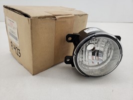 New OEM genuine Mitsubishi Fog Light Lamp 2016-2019 L200 Triton 8324A015 - £70.33 GBP