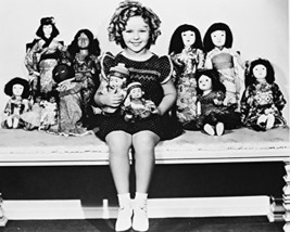 Shirley Temple Posing With Dolls B&amp;W 16x20 Canvas Giclee - $69.99