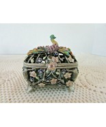 JEWELED PEACOCK HINGED TRINKET BOX MULTI COLOR PIERCED LACQUERED 2.25&quot; R... - £19.38 GBP