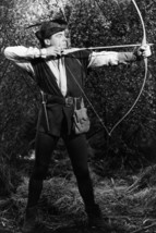 Richard Greene Adventures of Robin Hood 24x18 Poster Aiming Bow and Arrow - £19.22 GBP