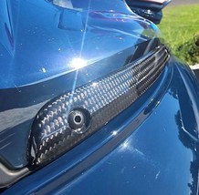Carbon fiber windshield trims for Road Glide 2014+ - $3,480.24 MXN
