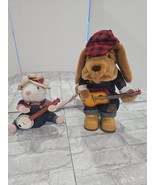 VIDEO Animated Dueling Banjos Bloodhound Mouse Foot Stomping Banjo Playi... - $953.53 MXN