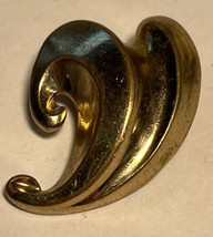Pin Monet Gold Tone  Shell Shaped Lapel Pin Hinged Back 1.25 Inches Vintage - £4.96 GBP