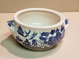 Vintage Churchill England Blue Willow Casserole Vegetable Dish - No Lid - £23.15 GBP