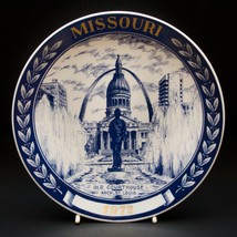 Vintage 1972 Missouri Old Courthouse Arch St-Louis Wall Hanging Plate Blue - $8.31
