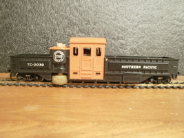 Lionel HO Powered Track Cleaning MoW Car SOUTHERN PACIFIC TC-0039 Servic... - $35.00