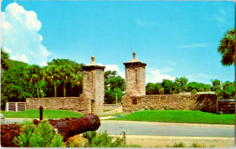 Postcard St. Augustine The City Gate Oldest City  Florida 1950s Unposted - £3.94 GBP
