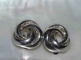 Vintage Simple SIlvertone Open Knot Clip Earrings – 7/8th’s inches in diameter – - £6.75 GBP