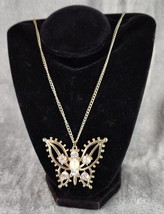 Womens Necklace Gold Toned Butterfly Pearl Rhinestone Accent Grannycore Vintage - £31.64 GBP