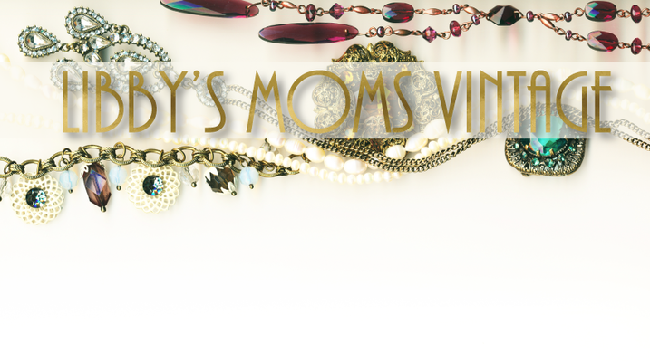 A welcome banner for Libbys_Moms_Vintage booth