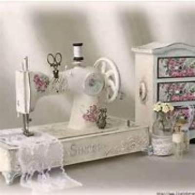 A welcome banner for Linda's Passions & Collectibles