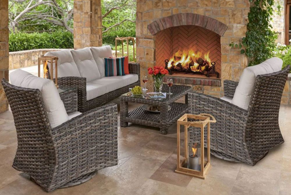 A welcome banner for Wholesales Patio Furniture!