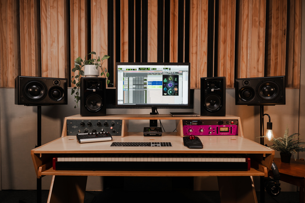 A welcome banner for Nave Desks