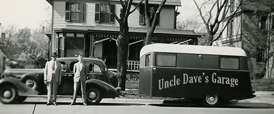 A welcome banner for Uncle Dave's Garage