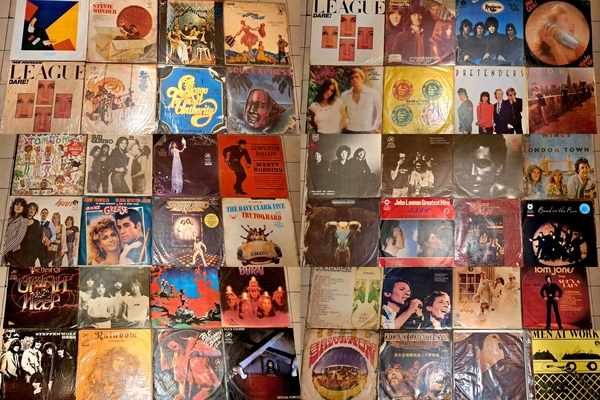 A welcome banner for Trans-Pacific Vinyl Records