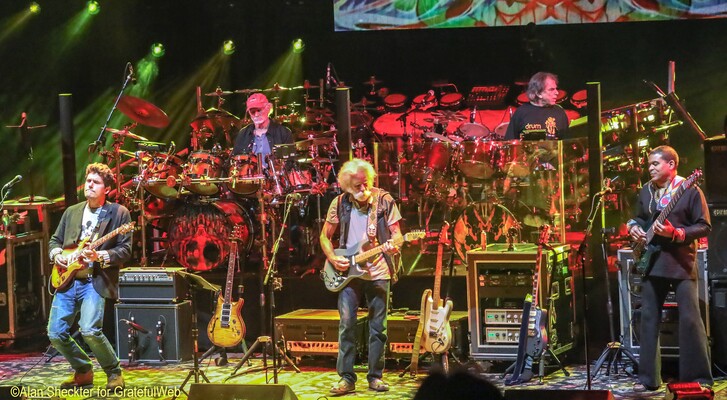 A welcome banner for Mike's store