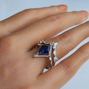 AveryJewelry's profile picture